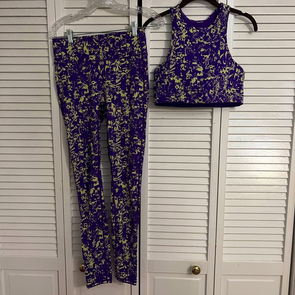 Fabletics sports bra and leggings set